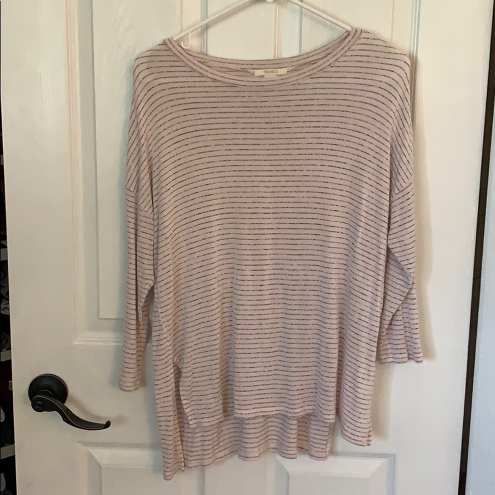 Basic Striped Quarter Sleeve tee!